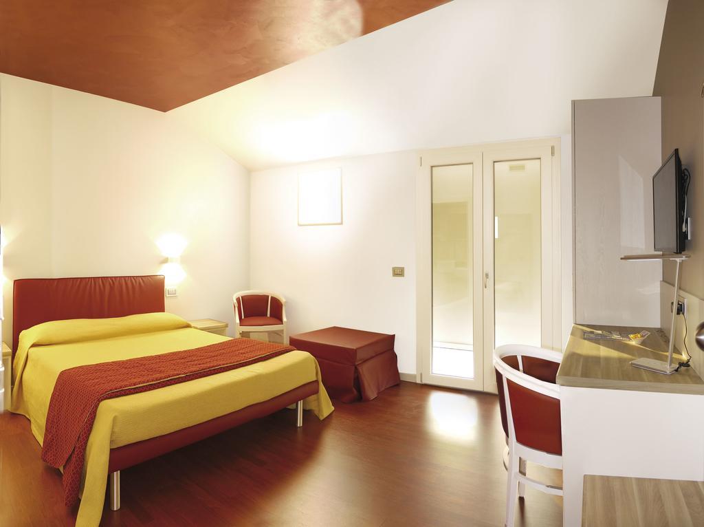בסאנו דל גראפה Hotel Dal Ponte מראה חיצוני תמונה