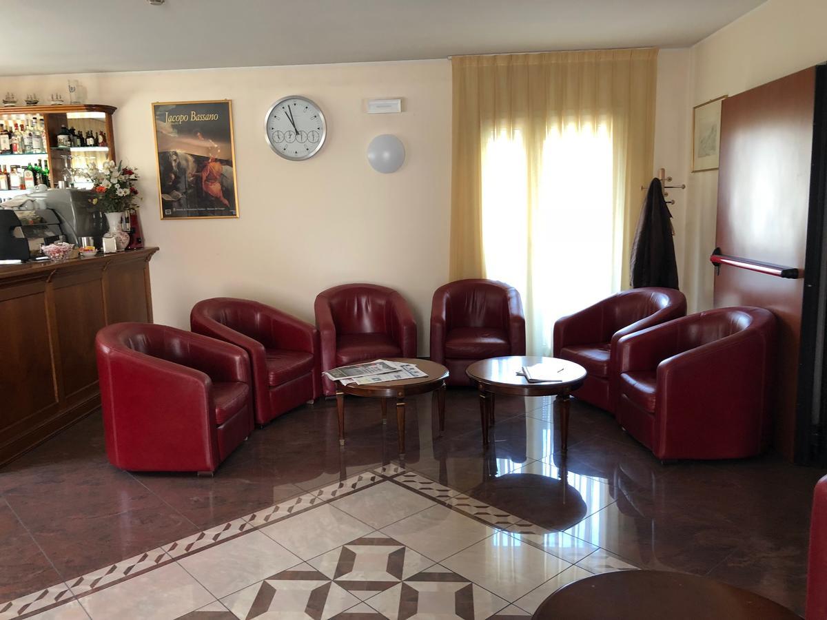 בסאנו דל גראפה Hotel Dal Ponte מראה חיצוני תמונה